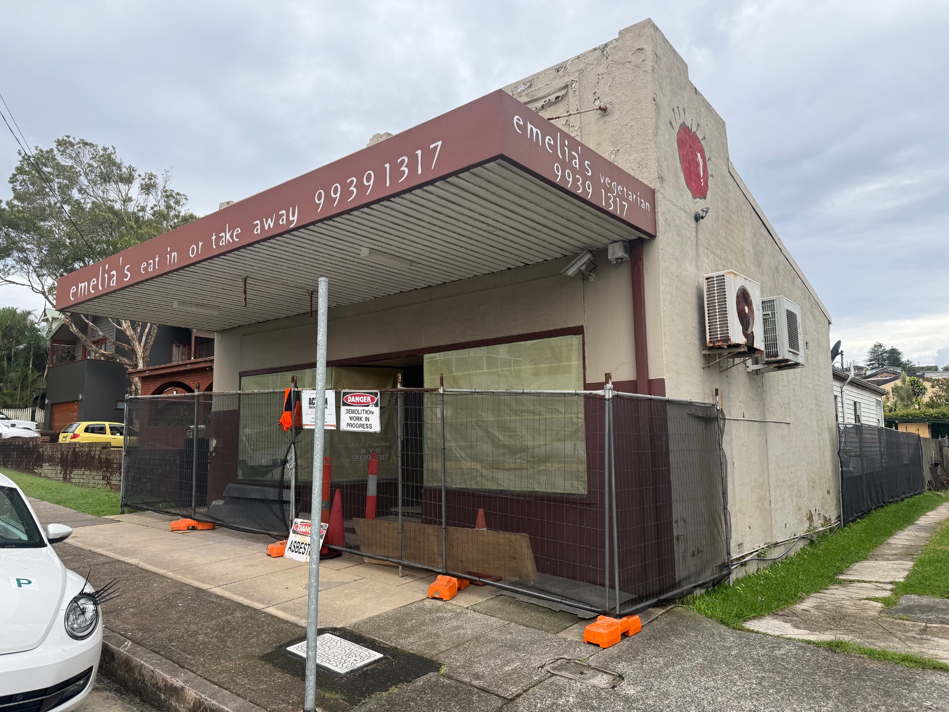 North Curl Curl before demolition